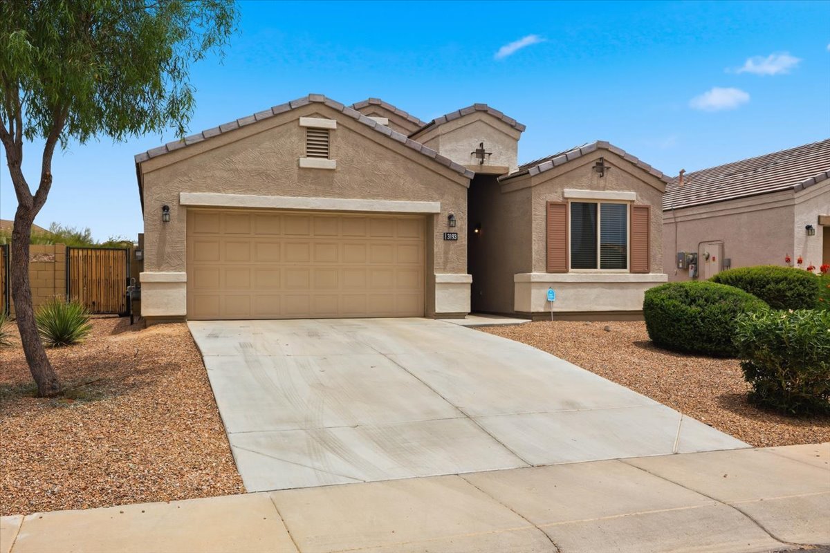3193 N 302nd Ave — Living Area