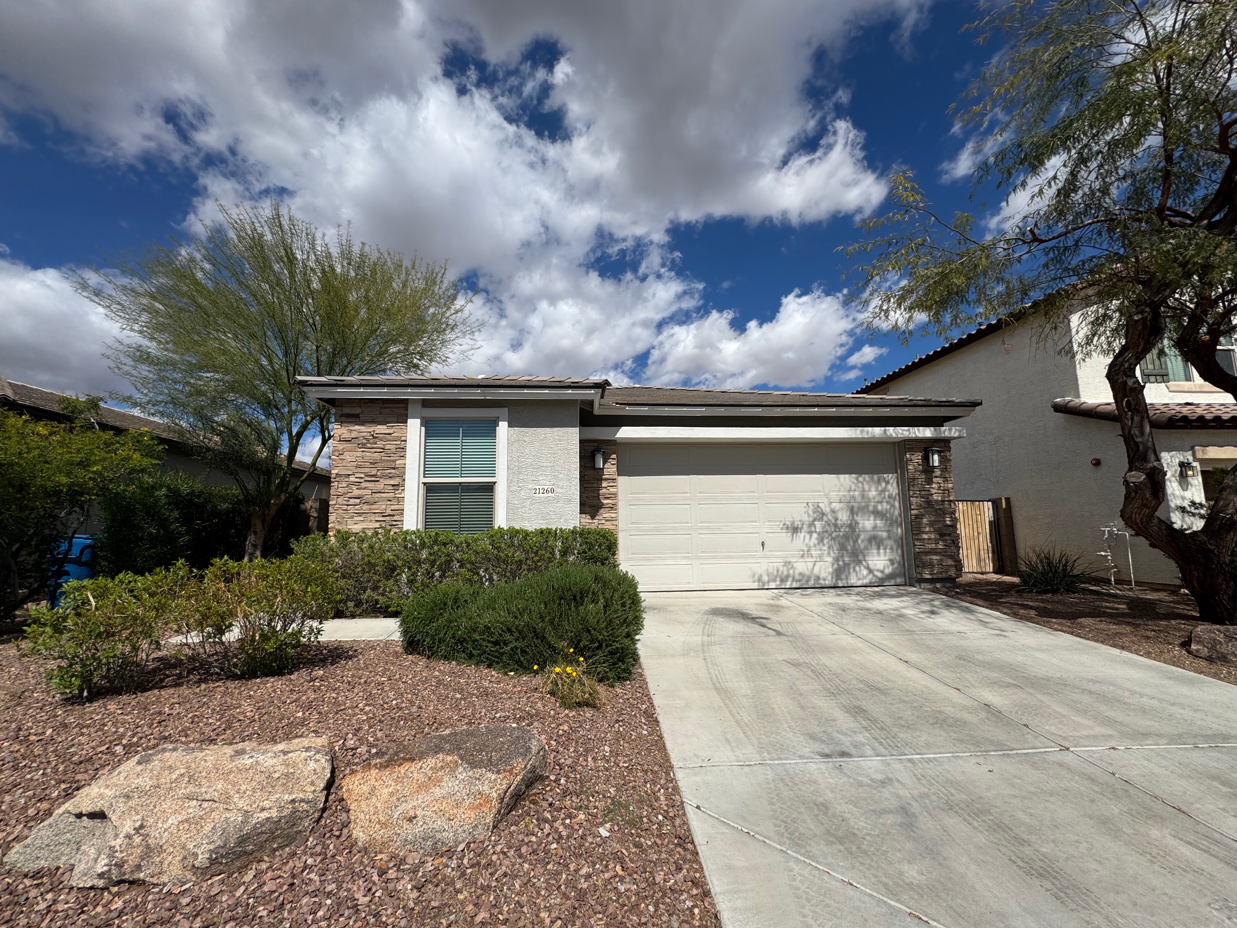 21260 W Almeria