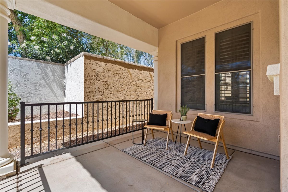 20398 W Thayer